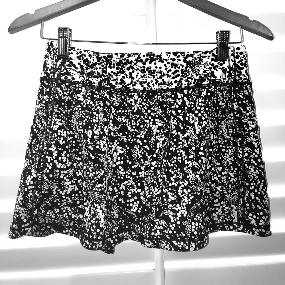 Lululemon skirt size 4